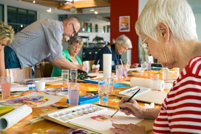 seniors-taking-part-in-art-therapy